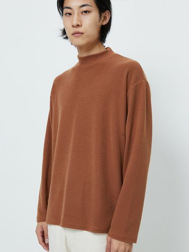 Standard Mock Neck Long Sleeve Knit - FANACULT - Modalova