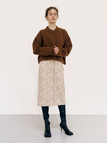 Plush Sweater_Brown - MAISONMARAIS - Modalova