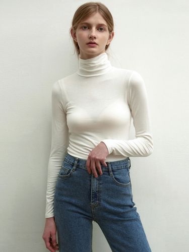 Turtleneck Slim Top - NICK&NICOLE - Modalova