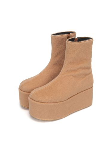 Pebble Toe Platform Boots - FLAT APARTMENT - Modalova