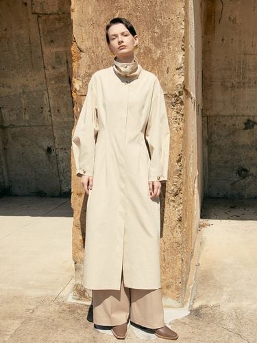 TOF High-Neck Button Dress_Beige - MOHAN - Modalova