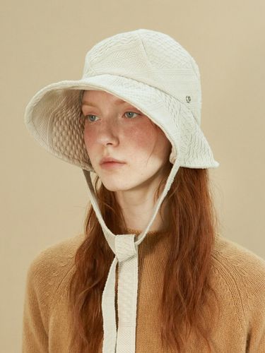 Twisted Bell Hat - Brown Hat - Modalova