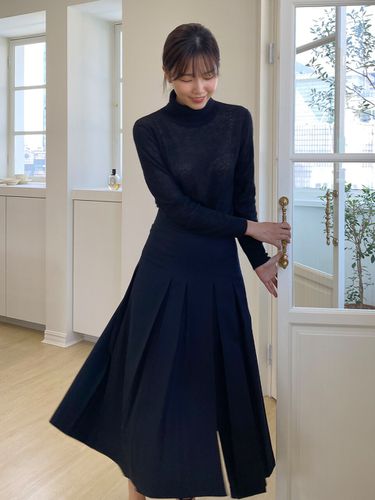 Pleated Long Slit Skirt_Navy - a.t.corner - Modalova