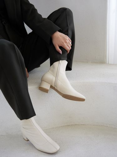 Moa Ankle Boots White - De May - Modalova