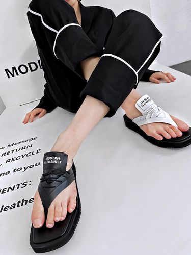 PROJECT 3. RE- 3RD FLIPFLOP - BLACK - MODERN ALCHEMIST - Modalova