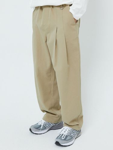 Loose Fit Pin-Tucked Banding Trousers - FANACULT - Modalova