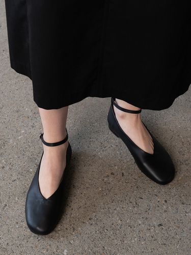 Lir Ankle Flat Shoes_Black - Loiret - Modalova