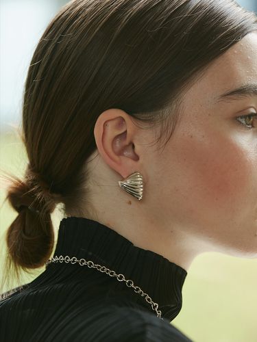 THE ORIGIN 03E Leaf Earring - 1064STUDIO - Modalova