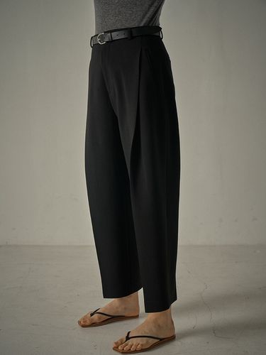 Round Wool Pants (Black) - FACADE PATTERN - Modalova