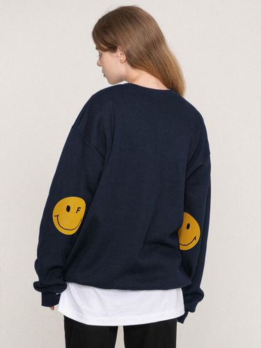 Unisex] Elbow Dot Smile Sweatshirt - GRAVER - Modalova