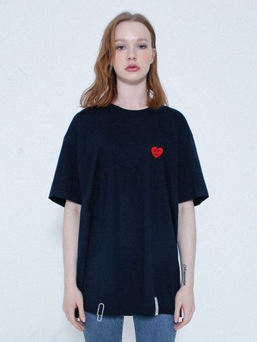 UNISEX] Drawing Heart Back Logo T-Shirt _ Navy - GRAVER - Modalova