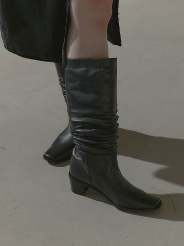 Versatile Shirring Boots - Black - TUFEIS - Modalova