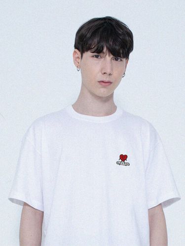 Heart Board Embroidery T-shirt () - GRAVER - Modalova