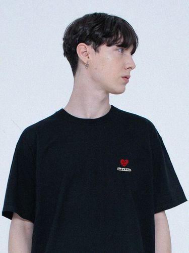 HeartBoard Embroidery T-shirt (4 Colors) - GRAVER - Modalova