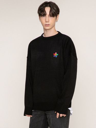 UNISEX] Rainbow Flower Smile Embroidery Crew Neck Knit in - GRAVER - Modalova