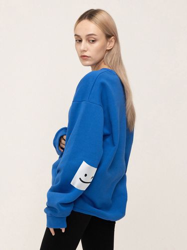 UNISEX] Elbow Square Smile Sweatshirt Cobalt Blue - GRAVER - Modalova