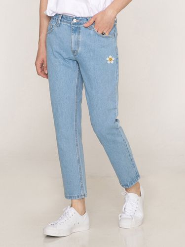 Upper Flower Smile White Clip on Zipper Slim Tapered Denim Pants_Sky Blue - GRAVER - Modalova