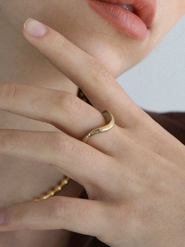 V Wave Bold Ring - LAZYDAWN - Modalova