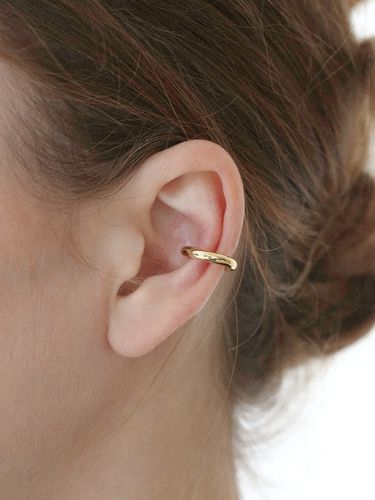 Simple Line Ear Cuff Earring - LAZYDAWN - Modalova