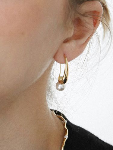 Pearl Point Hoop Earrings - LAZYDAWN - Modalova