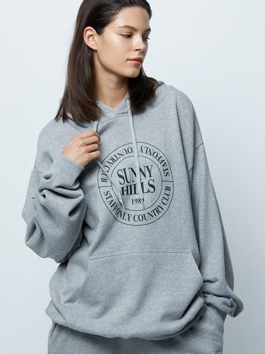 Sunny Hills Logo Hoodie _ - STAFFONLY - Modalova