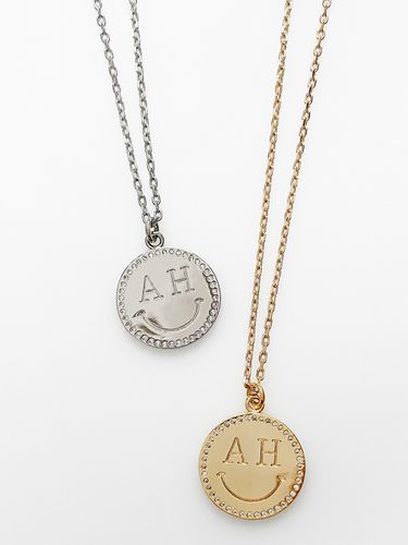 AH Smile Necklace (2 Colors) - August Harmony - Modalova