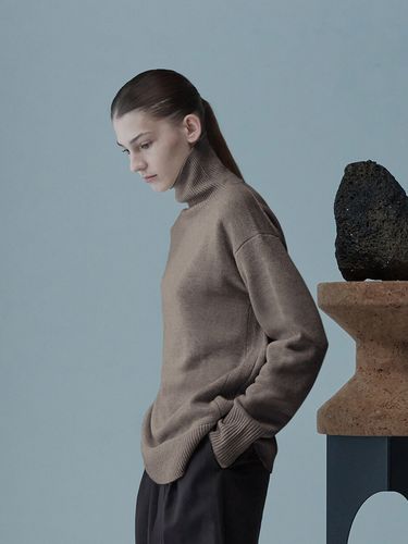 Cashmere Blend Turtleneck Sweater_Mocha - RE RHEE - Modalova