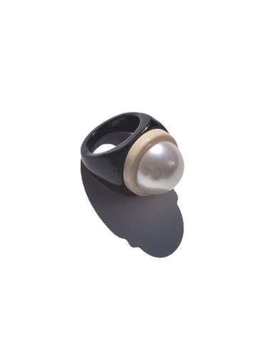 Pearl Oyster Ring (Black) - usite - Modalova