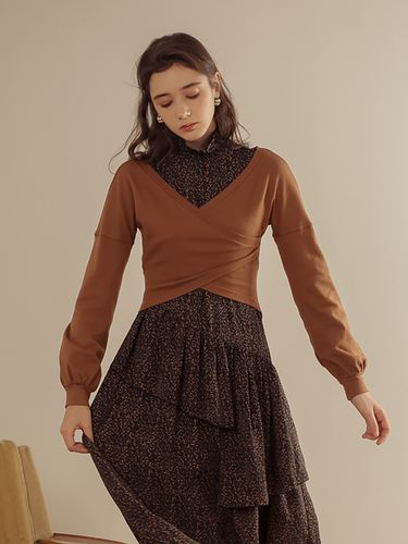 Cross Vneck Sweater (Brown) - DUNDROP - Modalova