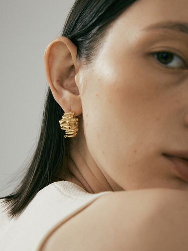 Volume overlap Earring - cellmute - Modalova