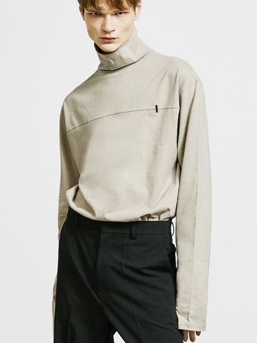 Back Button Long Sleeve Chest Tip Turtle Neck - S SY - Modalova