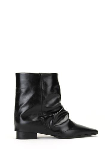 Pointed Wrinkle Leather Boots_Black - THREE TO EIGHTY - Modalova