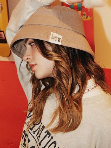 SL Herringbone Bucket Hat - Beige - SLEEPYSLIP - Modalova