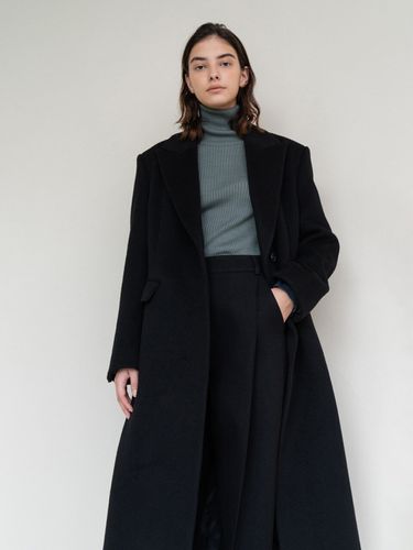 Peaked Semi Double Coat (Black) - AVA MOLLI - Modalova