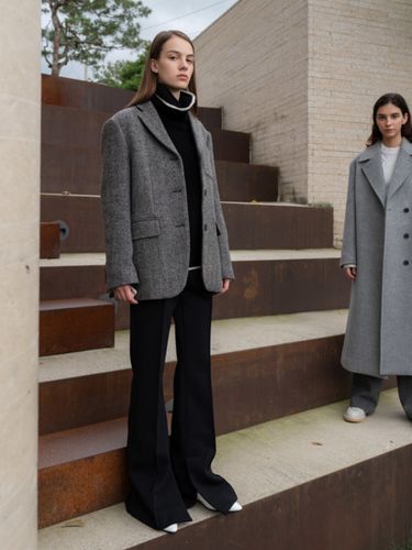 Herringbone Fancy Three Button Jacket () - AVA MOLLI - Modalova
