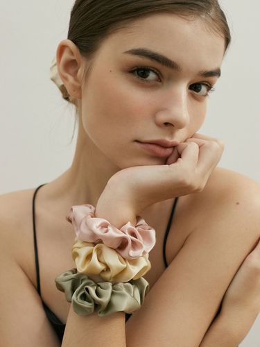 Silk Scrunchie (S) - Dusty Rose - AVVINA PELLE - Modalova