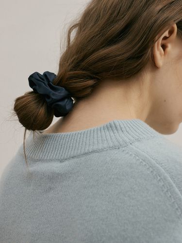 Silk Scrunchie (S) - Navy - AVVINA PELLE - Modalova