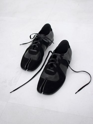 Unisex Tabi Loafer_Black - JAM’T - Modalova