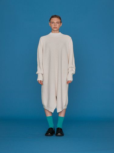 Creme Volume Pull-over Knit Dress_Off White - ahwe - Modalova