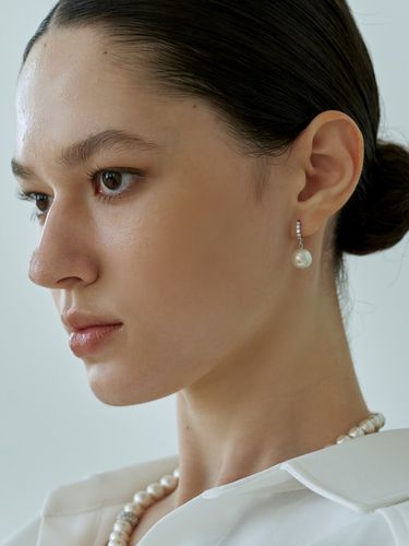 Pearl `drop` Cubic Ring Earrings - LOVE ME MONSTER - Modalova