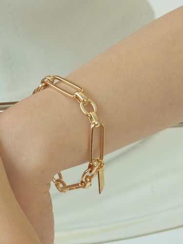 Gold Two Chain Bracelet - LAYERMOOD - Modalova