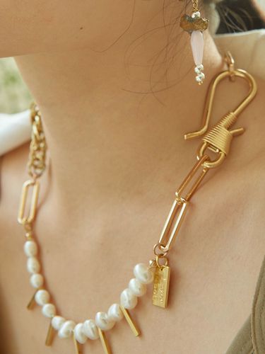 Stone Hook Necklace - LAYERMOOD - Modalova