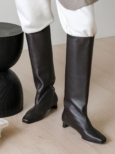 SAMANTHA KNEE HIGH BOOTS - HYOON - Modalova