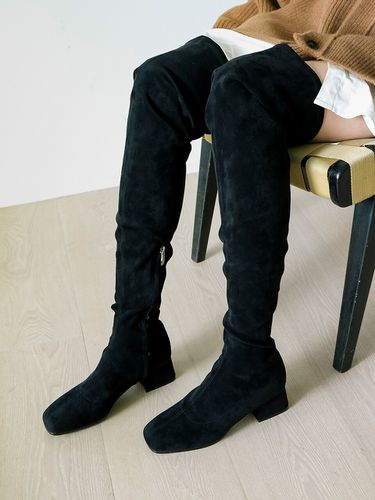 LORRAINE knee high boots black - HYOON - Modalova