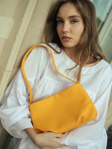 VASE Cactus Leather Bag - Yellow - MAKE :D - Modalova