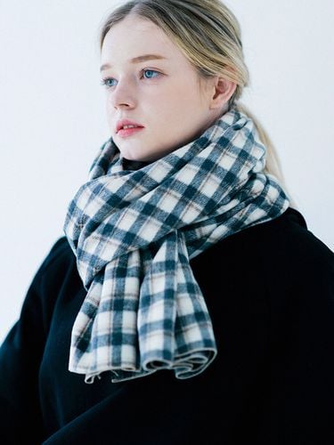 Iceland Checkered Muffler - Black - NORDIC ISLAND - Modalova