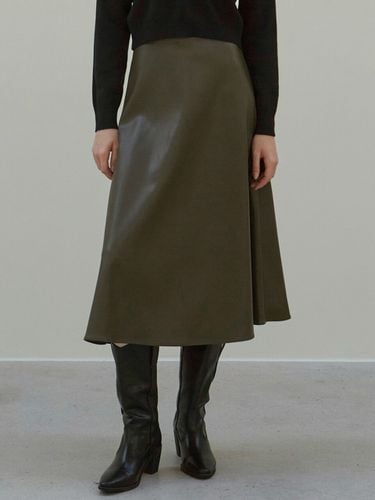 Flared Leather Skirt (Khaki) - NICK&NICOLE - Modalova