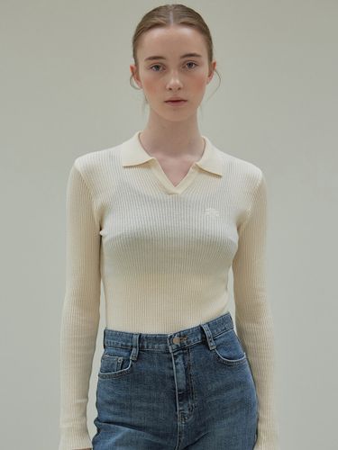 Ribbed Open Collar Knit Top (Cream) - NICK&NICOLE - Modalova