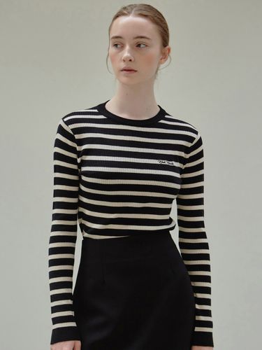 Stripe Slim Knit Top (Black) - NICK&NICOLE - Modalova