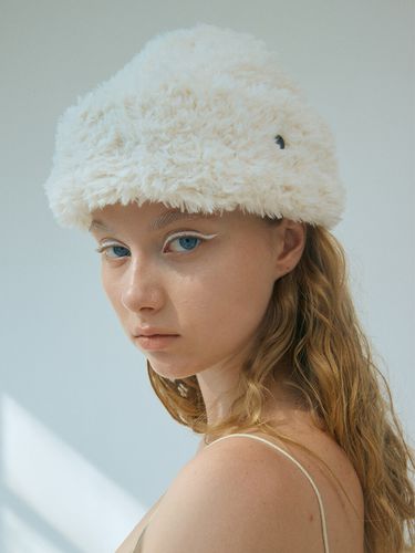 Let there be light] Fur beanie in - poesiedame - Modalova